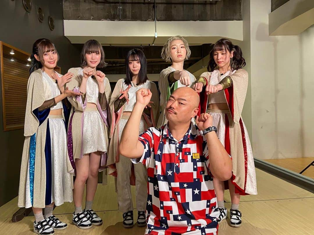 クロちゃんさんのインスタグラム写真 - (クロちゃんInstagram)「1週間お疲れ様でした！ アドバイザーとしてクロちゃん良い企画をさせたと思うしん！ https://avexnet.jp/news/detail.php?id=1006719 【豆柴の大群、"実力をしっかりとつける1週間"完走!!次回MVのセンターはミユキエンジェルに決定！ライブ映像「MOTiONE」をフル公開!!】 エイベックス・ポータル - avex portal」1月25日 7時56分 - kurochandesuwawa