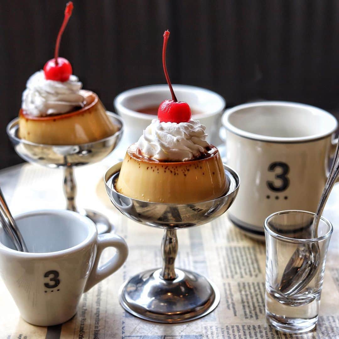 きょん。さんのインスタグラム写真 - (きょん。Instagram)「.  .  3diner @3_triodiner  ほろ苦さの後に "ふぁ〜”と広がった 洋酒の風味。  さらにその後 “ふふ〜ん”と 甘味が到来して。  シェフって すげーなーと 心から感じた一コマです。  #3diner#triodiner #japanesegourmet #pudding#coffee」1月25日 7時52分 - kyon_tokiiro