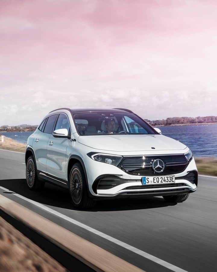 メルセデス・ベンツさんのインスタグラム写真 - (メルセデス・ベンツInstagram)「[Stromverbrauch kombiniert: 15,7 kWh/100 km  CO₂-Emissionen kombiniert: 0 g/km  mb4.me/DAT-Leitfaden-electric  EQA 250]  Experience efficient driving pleasure with the all-new EQA! @mercedeseq   #MercedesEQ #MercedesBenz #foranewgeneration #EQA」1月25日 7時56分 - mercedesbenz