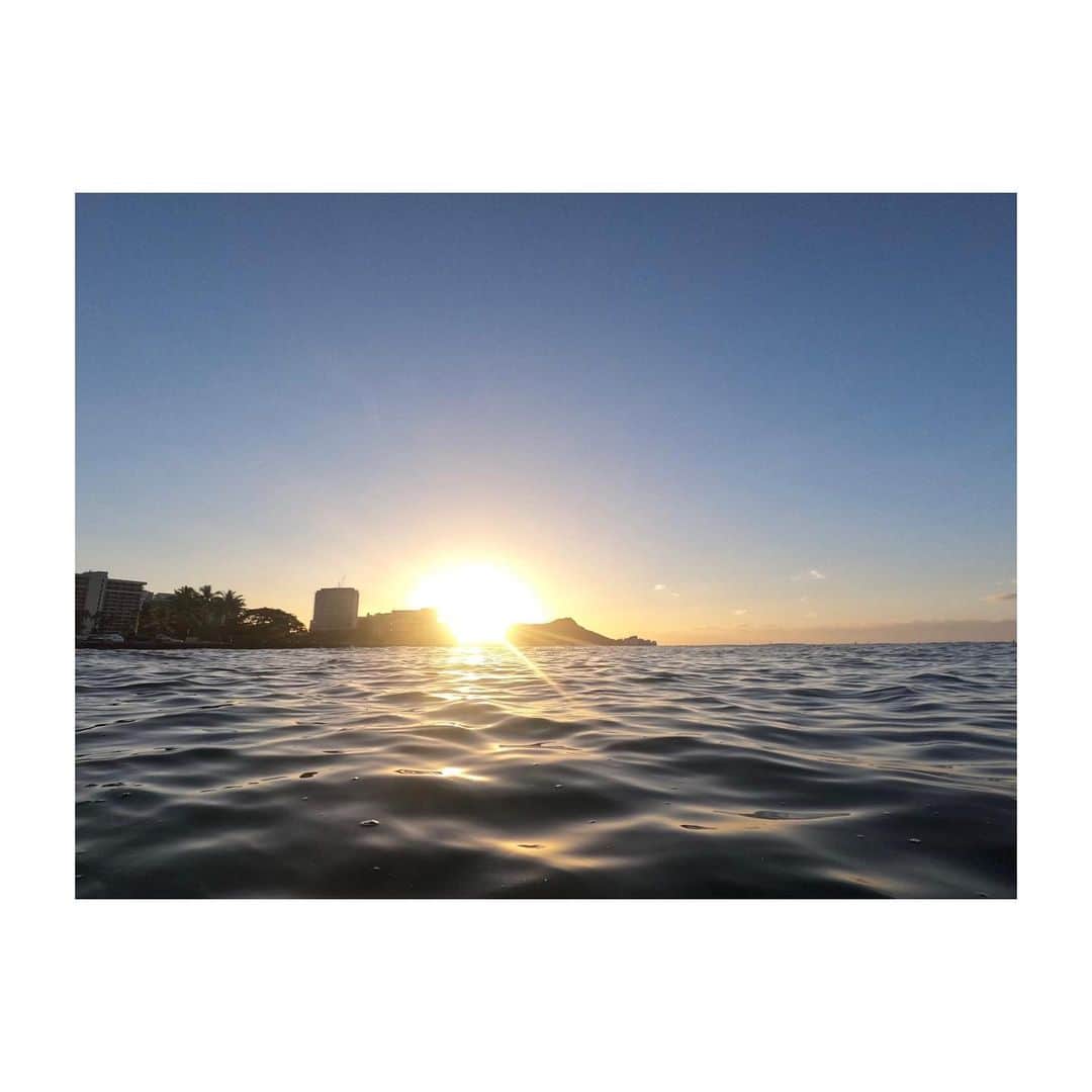ブレンダのインスタグラム：「Early mornings and frigid waters cant keep them away💙 Thanks for taking care of my baby💕 @luceandme」