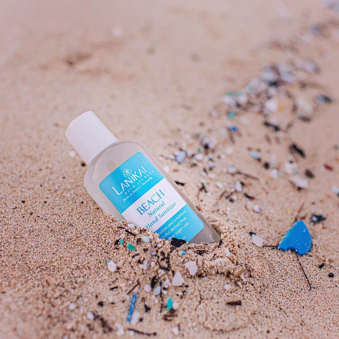 Lanikai Bath and Bodyさんのインスタグラム写真 - (Lanikai Bath and BodyInstagram)「“Keep me trash free, leave nothing on the beach but footprints.”- Ocean  #sundayfunday #beachcleanup #refillable #recycle #natural #organic #nontoxic #selfcare #wellness #healthy #prevention  #handsanitizer #aloe #softskin #hawaii #mango #lavender #ocean #coconut #guava #plumeria #pikake #beach #gardenia #unscented #lanikai #honolulu #havealohawilltravel」1月25日 8時31分 - lanikaibathandbody