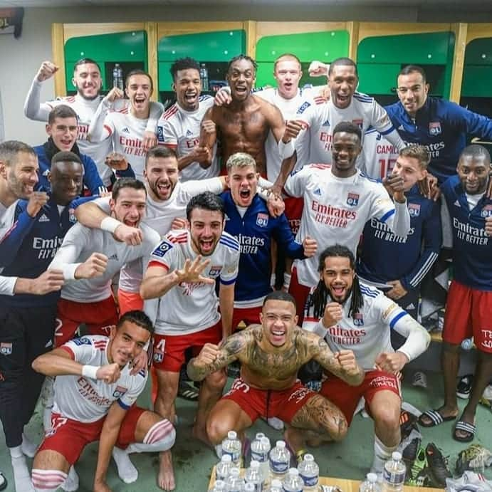 マルセロ・アントニオ・ゲデス・フィリォのインスタグラム：「Congratulations boys we deserve it and thanks for all @ol fans that was supporting from home.  🦁🦁🦁🦁」