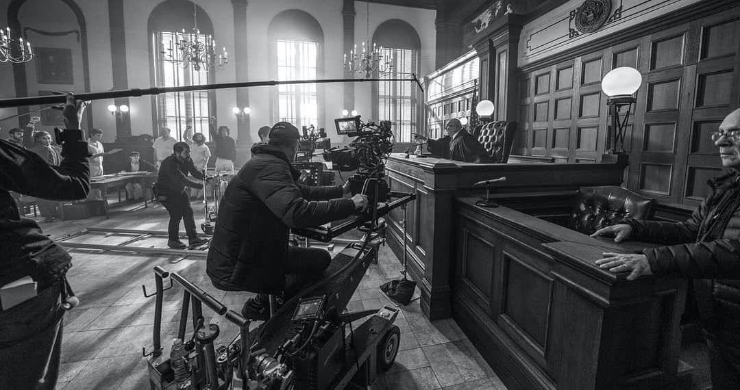 フェドン・パパマイケルさんのインスタグラム写真 - (フェドン・パパマイケルInstagram)「#thetrialofthechicago7 #aronsorkin #netflix  #cinematography #phedonpapamichael #panavision #arrialexalf #sashabaroncohen #markrylance #jeremystrong #yahyaabdulmateenii #eddieredmayne stills @nikotavernise」1月25日 8時34分 - papa2