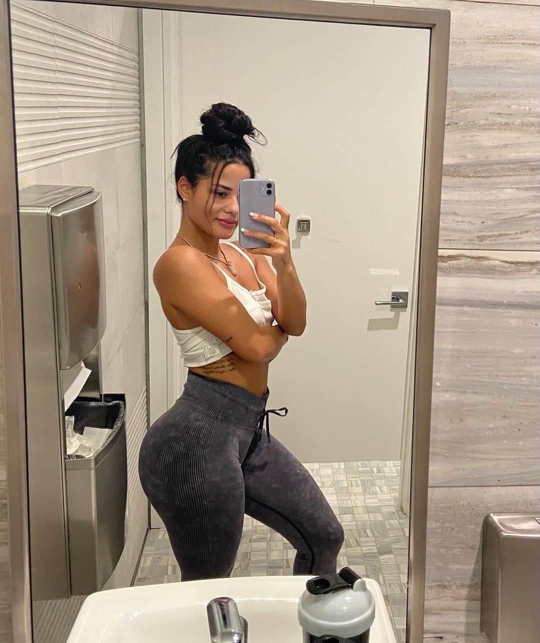 Katya Elise Henryさんのインスタグラム写真 - (Katya Elise HenryInstagram)「we’ve officially wrapped up WEEK 1 of the @workouts_by_katya 8 week thicc challenge and I wanna know girlysss... what part of the week was your fav? ✨🍑 how ya feelin? thicccc yet?!」1月25日 8時35分 - katyaelisehenry