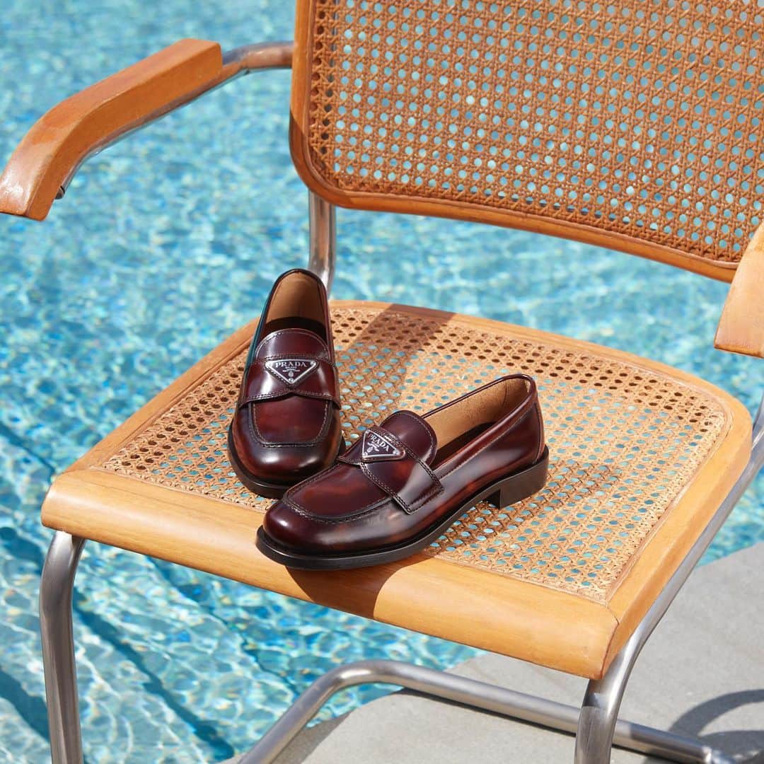 Saks Fifth Avenueのインスタグラム：「Anchor your new-season wardrobe with @prada's menswear-inspired loafers. #10022SHOE」