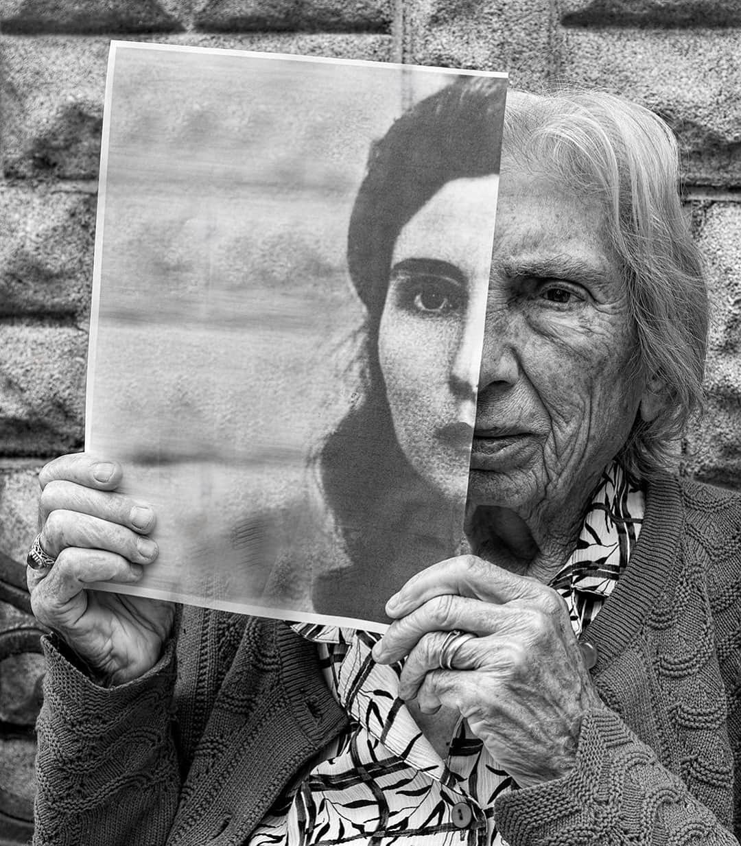 TED Talksのインスタグラム：「This is Ella. At the time this photo was taken, she was 91 years old, and she was starting to have issues with memory loss. When her son, artist Tony Luciani, began documenting her life with dementia — and his own relationship to her — he found that his camera helped him work through his frustration and grief. But he was also surprised to find the project brought him joy and a deeper connection with his mother. "When [she] moved in with me, I thought I was doing her a service," he says. "In fact, it was the other way around." Luciani has advice for anyone else who's living with a loved one with dementia: “Give them a voice of interaction, participation and a feeling of belonging. Make the time meaningful.” Visit the link in our bio to learn about Tony's and Ella’s life together — and to see more photos.⁠ ⁠ [Image: Tony Luciani @ynotphoto256]」