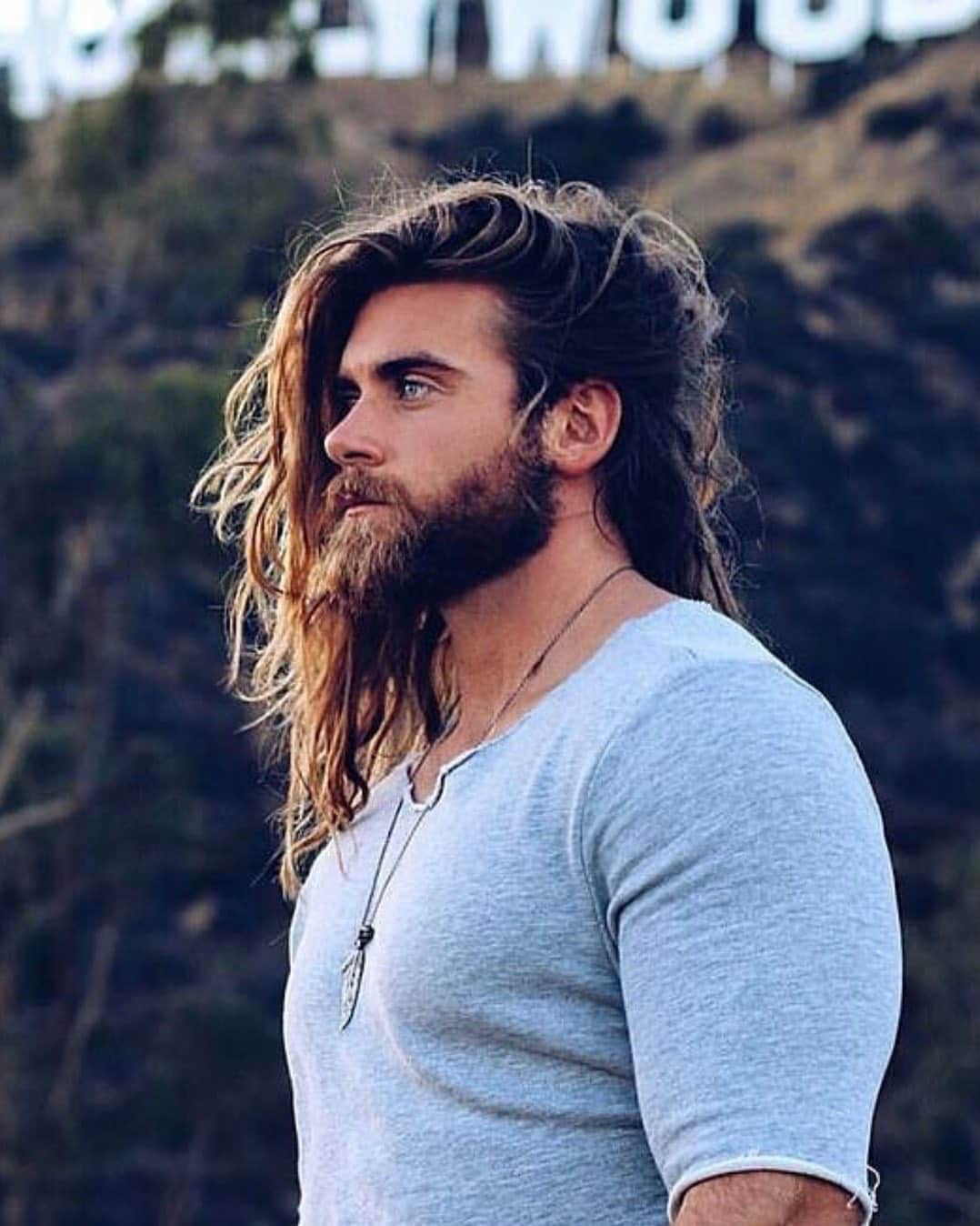 モデル、ブロック・オハーンのインスタグラム：「Lived in Hollywood for 8 years now. What a wild ride. Learned a lot. Lived a lot. And excited for the next chapter 🤙🏽」