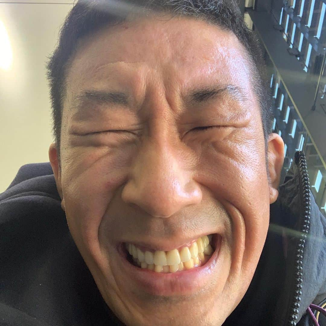 田村裕さんのインスタグラム写真 - (田村裕Instagram)「おはようございます！としか言いようがない！！  ナイトスクープロケ行ってきます！  #今日も笑っていこう！ #笑えなかったとしても大丈夫 #僕が笑ってる #麒麟田村 #タムラ433 #TAMURA #smile #笑容 #미소 #улыбка #मुस्कुराओ #全力笑顔」1月25日 10時28分 - hiroshi9393