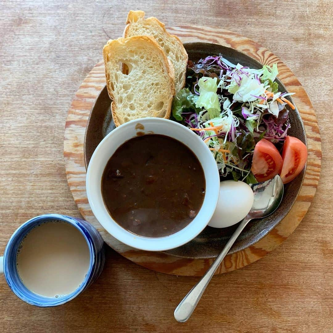 the_thebonz20のインスタグラム：「朝ごパン🥖  朝はパン派 子供たちはご飯🍚」