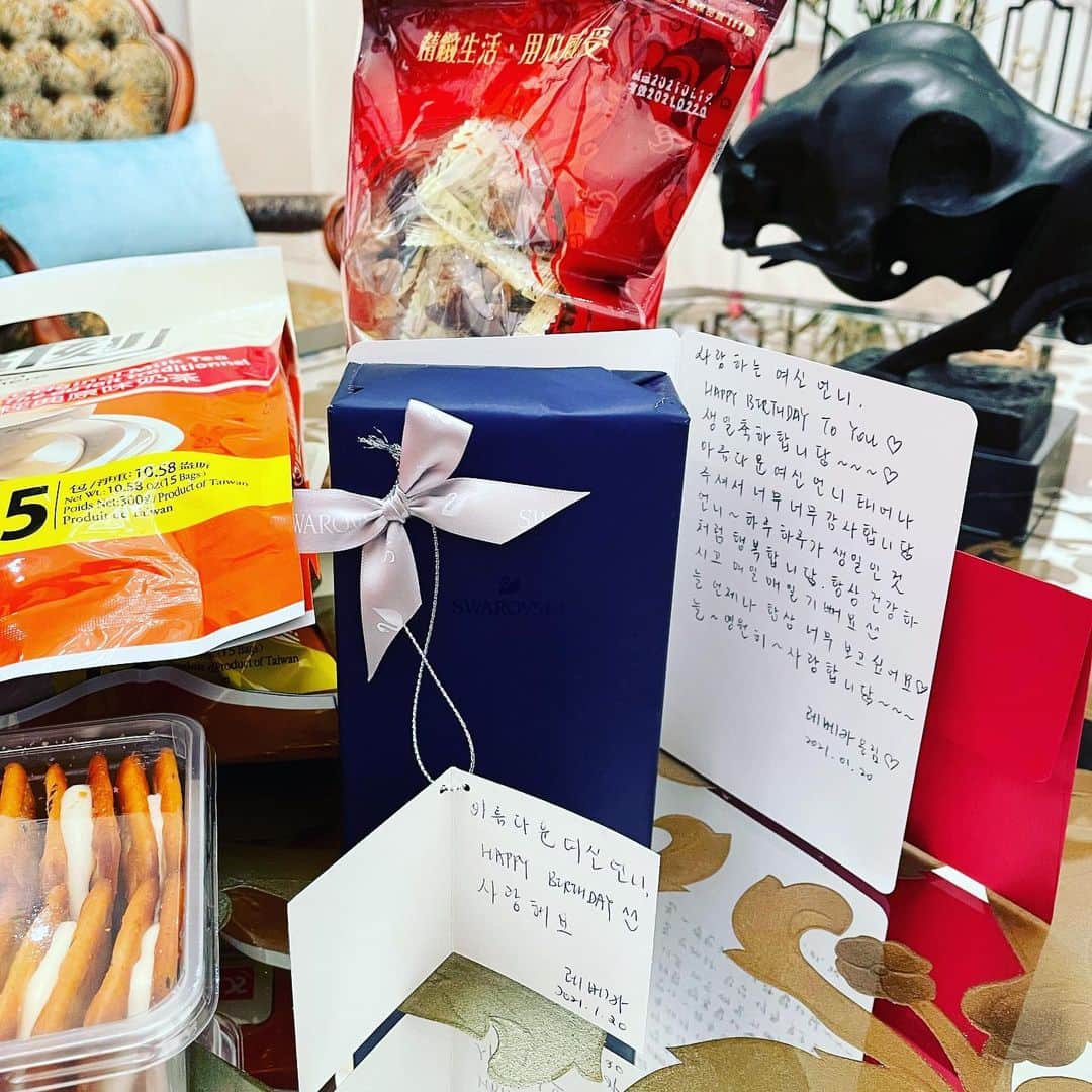 キョン・ミリのインスタグラム：「늘 고맙고 감사하고 미안하네... 사랑합니다」