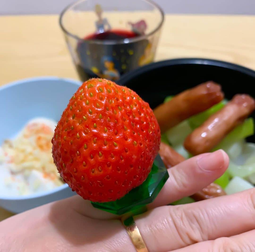 のインスタグラム：「いちごの指輪🍓💍 キュン💖」