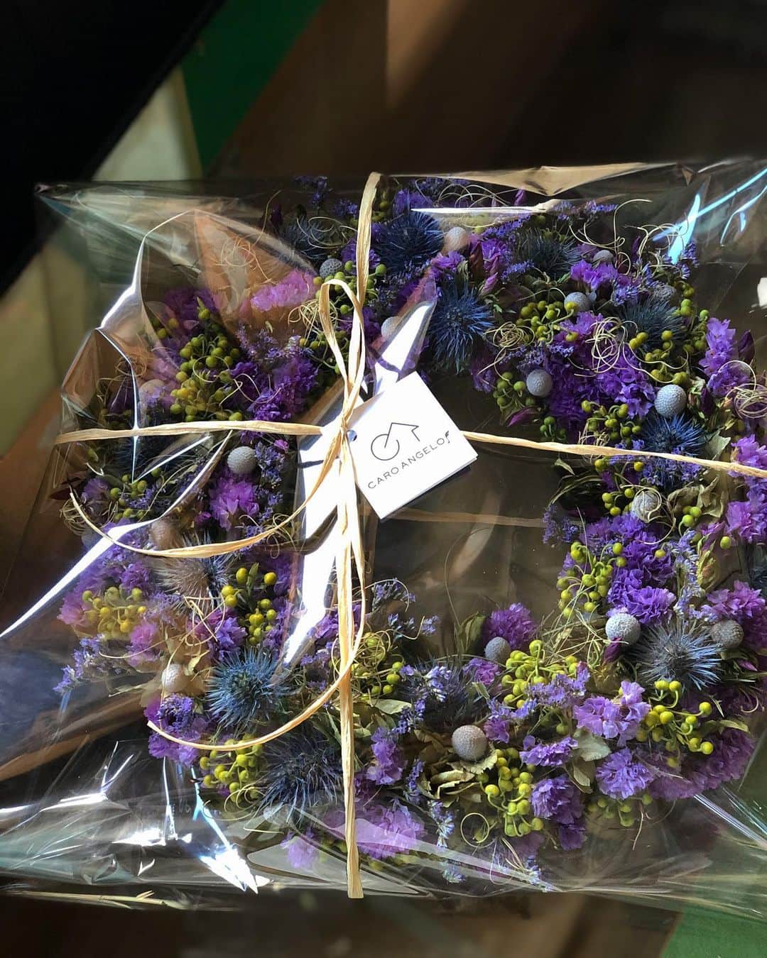 アンヘロ・カロ・ヌエバスさんのインスタグラム写真 - (アンヘロ・カロ・ヌエバスInstagram)「1月最終週となりましたね。 早い… 明日は、1,000円花束ご用意できそうです。  ご予約のリースもゆっくりゆっくりですが、仕上げております。 お待たせしてすみません。  #flowers  #花のある暮らし  #driedflowers  #ドライフラワー #wreath  #リース」1月25日 20時21分 - caro_angelo