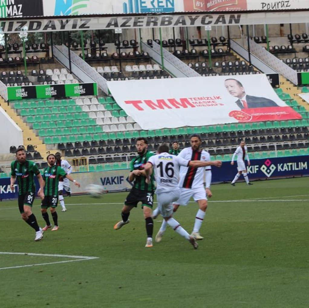 ファビオ・ボリーニさんのインスタグラム写真 - (ファビオ・ボリーニInstagram)「It was important to bounce back with a win!!! +3 keep them coming! 🥊 @karagumruk_sk ⚽️❤️🖤」1月25日 20時37分 - fabh29