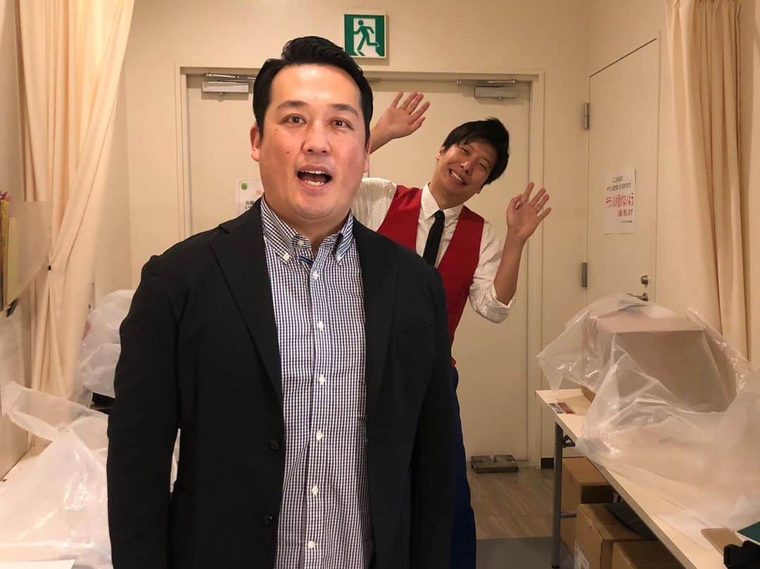 なんばグランド花月さんのインスタグラム写真 - (なんばグランド花月Instagram)「. 急きょご出演して頂きありがとうございました！ 3/2(火)「プラス・マイナスのなんばグランド花月寄席2021」にも出演されます！ . #藤崎マーケット #芸人 #お笑い #お笑いライブ #劇場 #舞台 #漫才 #感染予防対策 #なんばグランド花月 #スタッフM #大阪 #難波 #なんば」1月25日 20時34分 - nambagrandkagetsu