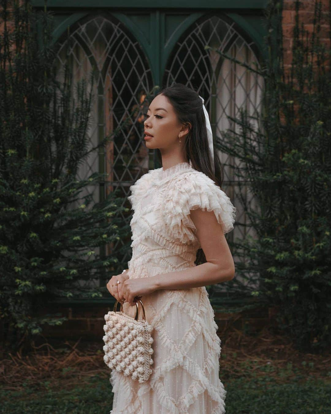 タラ・ミルクティーさんのインスタグラム写真 - (タラ・ミルクティーInstagram)「Dressed up for a casual stroll around the grounds ⛲️🌝🍃 wearing new @needleandthreadlondon #ad」1月25日 20時34分 - taramilktea