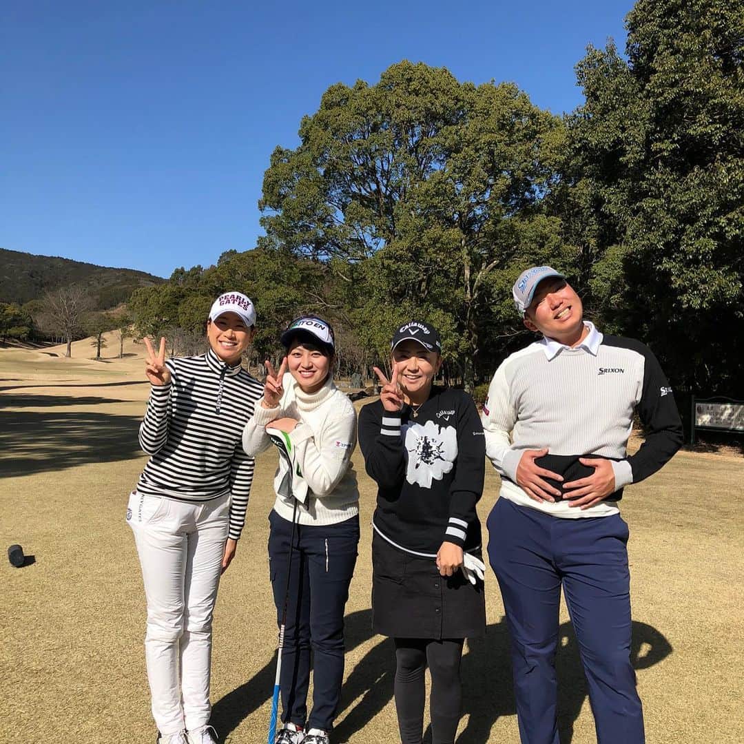 出水田大二郎のインスタグラム：「一月も終わりを迎えますが、あけましておめでとうございます。 今年も温かい応援よろしくお願いします！  2021年はもっとゴルフに対してストイックに！ゴルフの技術はもちろん！コンディショニングやゴルフクラブについても勉強してゆきます🏌️‍♂️ 今日ご一緒してもらった皆さんありがとうございました^_^  #TOSS#DUNLOP#SRIXON#JTRIP#WONDA#OBIHOLDINGS#elitegrips#oakley#HALEO#4clovercross  #pga#jgto#鹿児島#福岡#プロゴルファー#ゴルフ男子#ゴルフ女子#ゴルフ好きと繋がりたい#golf上手くなりたい#出水田大二郎#golfswing#golf#ゴルフコーデ#トレーニング#筋トレ#ゴルフクラブ#ゴルフクラブセッティング」