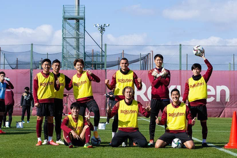 初瀬亮さんのインスタグラム写真 - (初瀬亮Instagram)「👍👍☀️☀️  #visselkobe  #ヴィッセル神戸 #皆んな力貸してください」1月25日 20時40分 - hatsuseryo