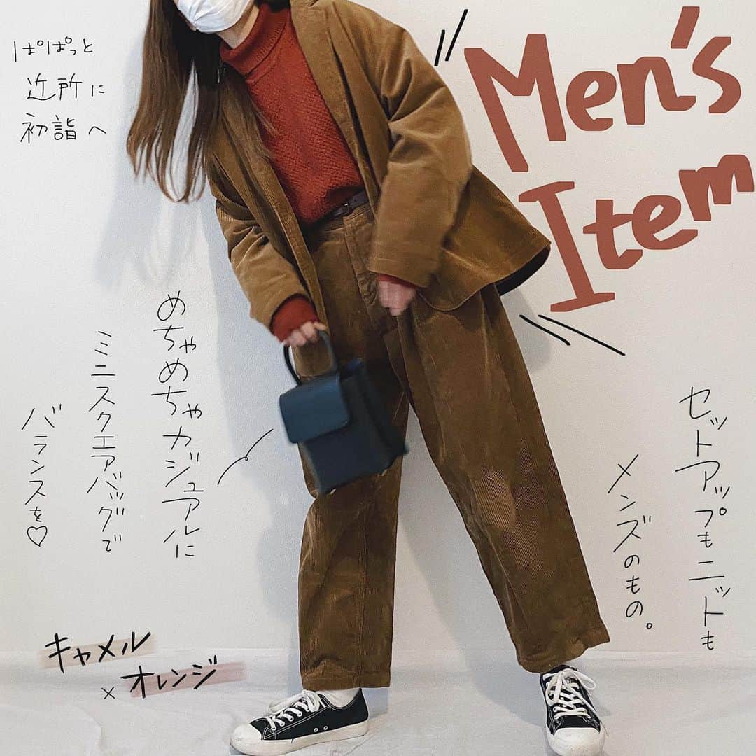 かほこ。のインスタグラム：「ㅤㅤㅤㅤㅤㅤㅤㅤㅤㅤㅤㅤㅤ ㅤㅤㅤㅤㅤㅤㅤㅤㅤㅤㅤㅤㅤ jacket & pants : #freaksstore knit : #uniqlo belt & bag : #kaleno sneakers : #無印良品 ㅤㅤㅤㅤㅤㅤㅤㅤㅤㅤㅤㅤㅤ ようやく行けた初詣。暖かい日だったのでセットアップで。でも中は極暖着てしっかり暖かかったです✌︎☀︎ ㅤㅤㅤㅤㅤㅤㅤㅤㅤㅤㅤㅤㅤ 白とか黒を合わせることが多かったけど、オレンジも合うかな？と思って。セットアップもニットもメンズのものです👨🏻‍🦱膝ついて生活しちゃうから色ハゲてる ㅤㅤㅤㅤㅤㅤㅤㅤㅤㅤㅤㅤㅤ #kaho_fashion #セットアップ #コーデュロイ #ワイドパンツ #タートルネック #スクエアバッグ #ミニバッグ #スニーカー」