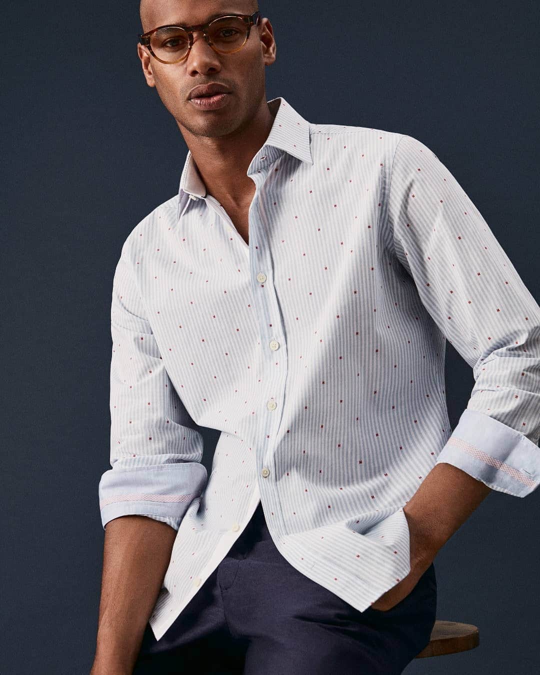 ハケットのインスタグラム：「Whether you're heading to the office or WFH, start the week in style with our New In shirts. Explore our latest arrivals using the link in our bio #STAYHackett」