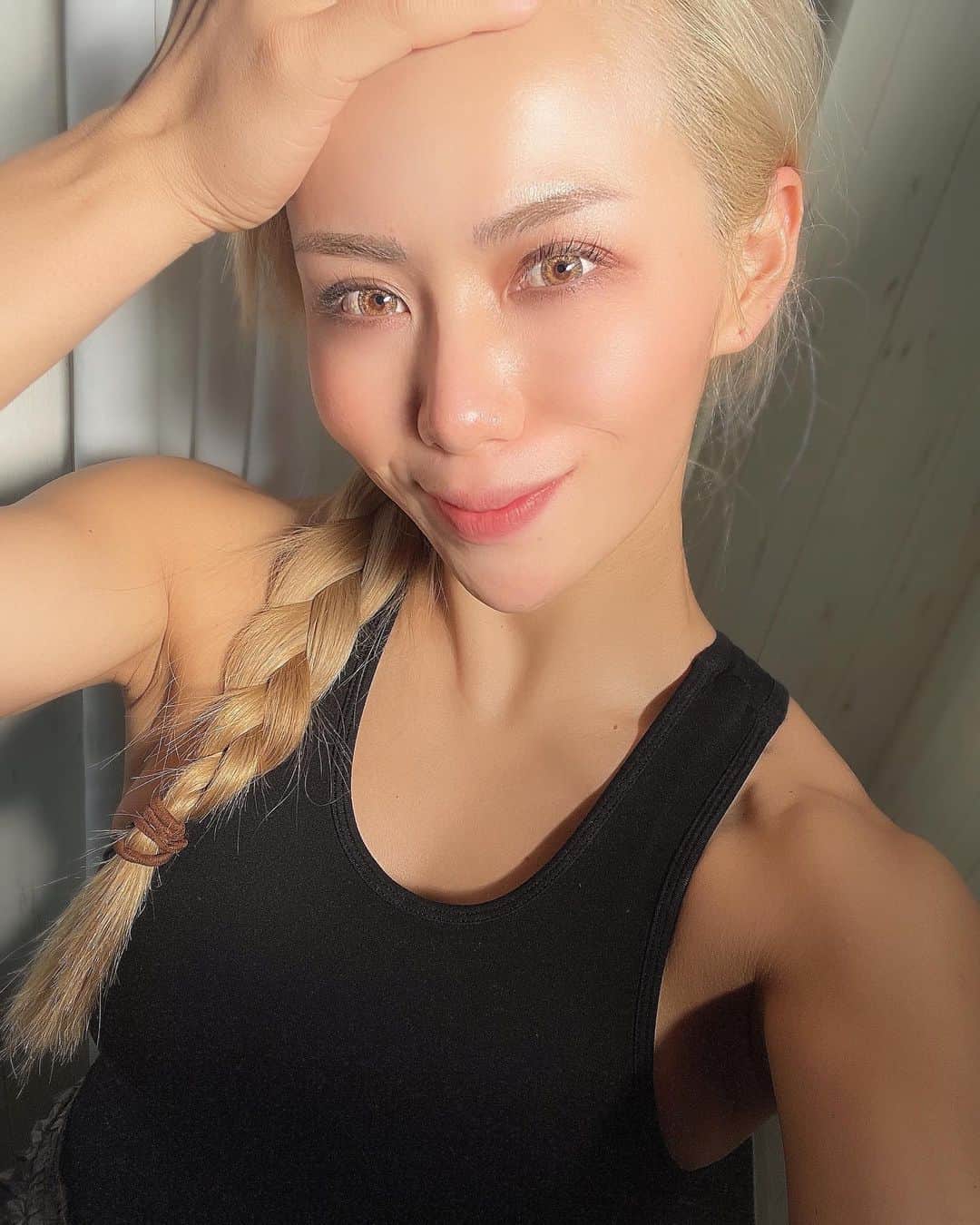 倉地美晴さんのインスタグラム写真 - (倉地美晴Instagram)「BIRTHDAY GIRL 🎂 31！ Thank you for all the birthday wishes 🙏🙏🤍  沢山のバースデーメッセージ本当にありがとうございます😍  #bdgirl #happybirthdaytome #birthday」1月25日 20時53分 - miharu_kurachi