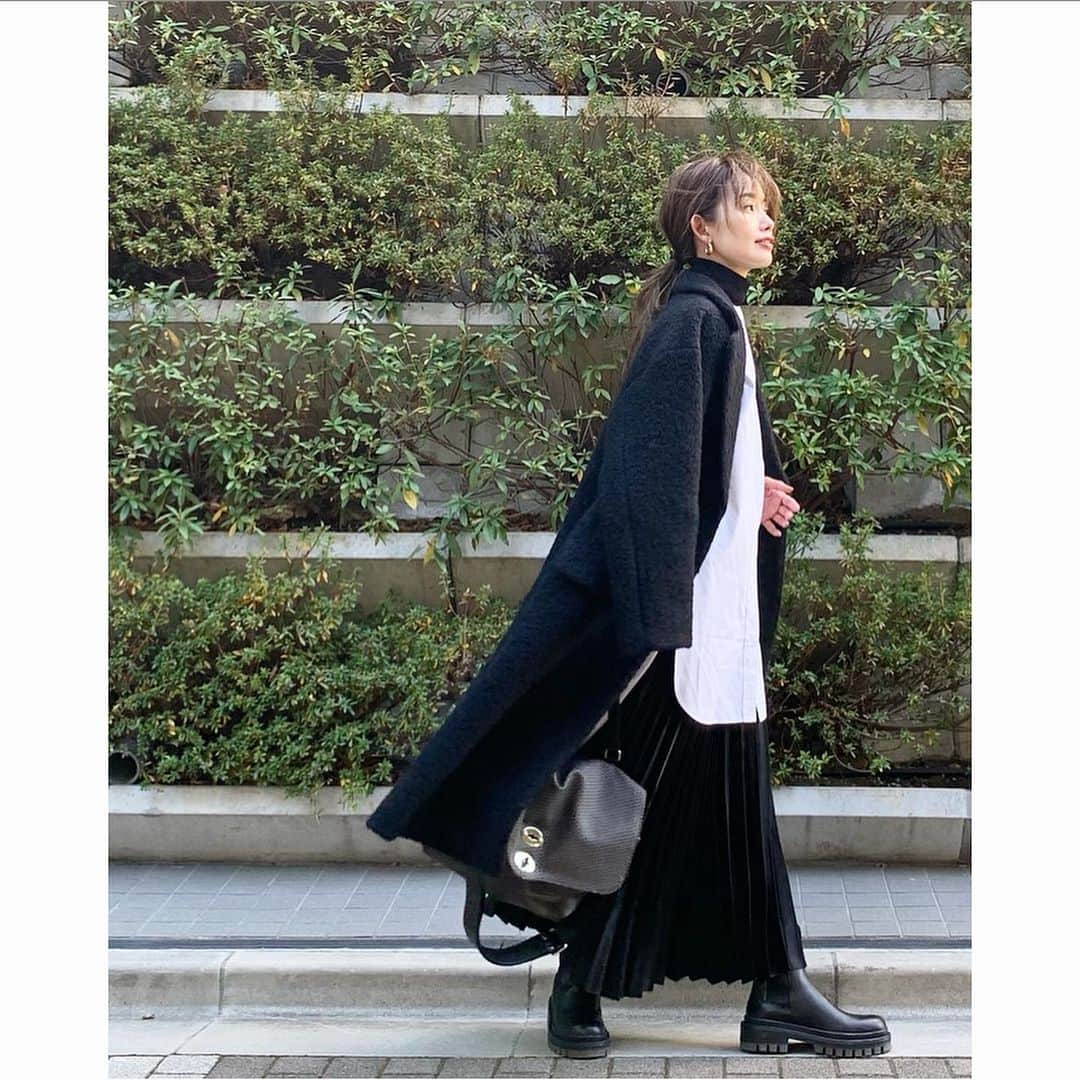 武藤京子さんのインスタグラム写真 - (武藤京子Instagram)「* * 先日のお洋服 * モノトーンで😊 * アウターは 秋にアウトレットで購入していた @jandmdavidson のもの * #jandmdavidson  #unitedarrows #zanellato #zara #アメブロ更新しました #STORYブログ更新しました」1月25日 20時56分 - kyokomuto0628