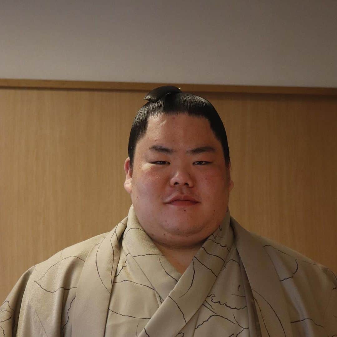 日本相撲協会さんのインスタグラム写真 - (日本相撲協会Instagram)「＜大栄翔一夜明け会見＞一月場所で初優勝を果たした大栄翔が、千秋楽から一夜明けた本日、追手風部屋でリモート会見を行いました。 #sumo #相撲 #1月場所 #初場所 #大栄翔 #優勝」1月25日 20時57分 - sumokyokai