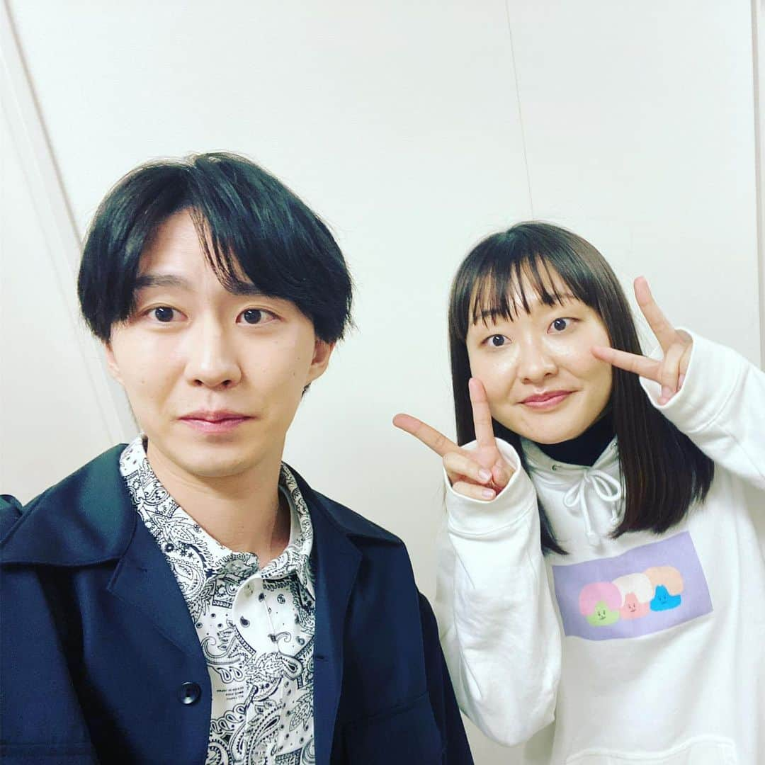 小園凌央さんのインスタグラム写真 - (小園凌央Instagram)「明日夜19:00から、今夜はナゾトレ！ ぜひ〜ぜひ〜ぜーぴーぴーひゃら  そして、吉住さんThe W優勝おめでとうございますー！  #ナゾトレ #ダブルピース #吉住　さん #姉さんは勘違いしているよ〜　も好きだが #実はAbemaの番組の頃からおもろくてファン　なのである！」1月25日 21時06分 - ryo_kozono