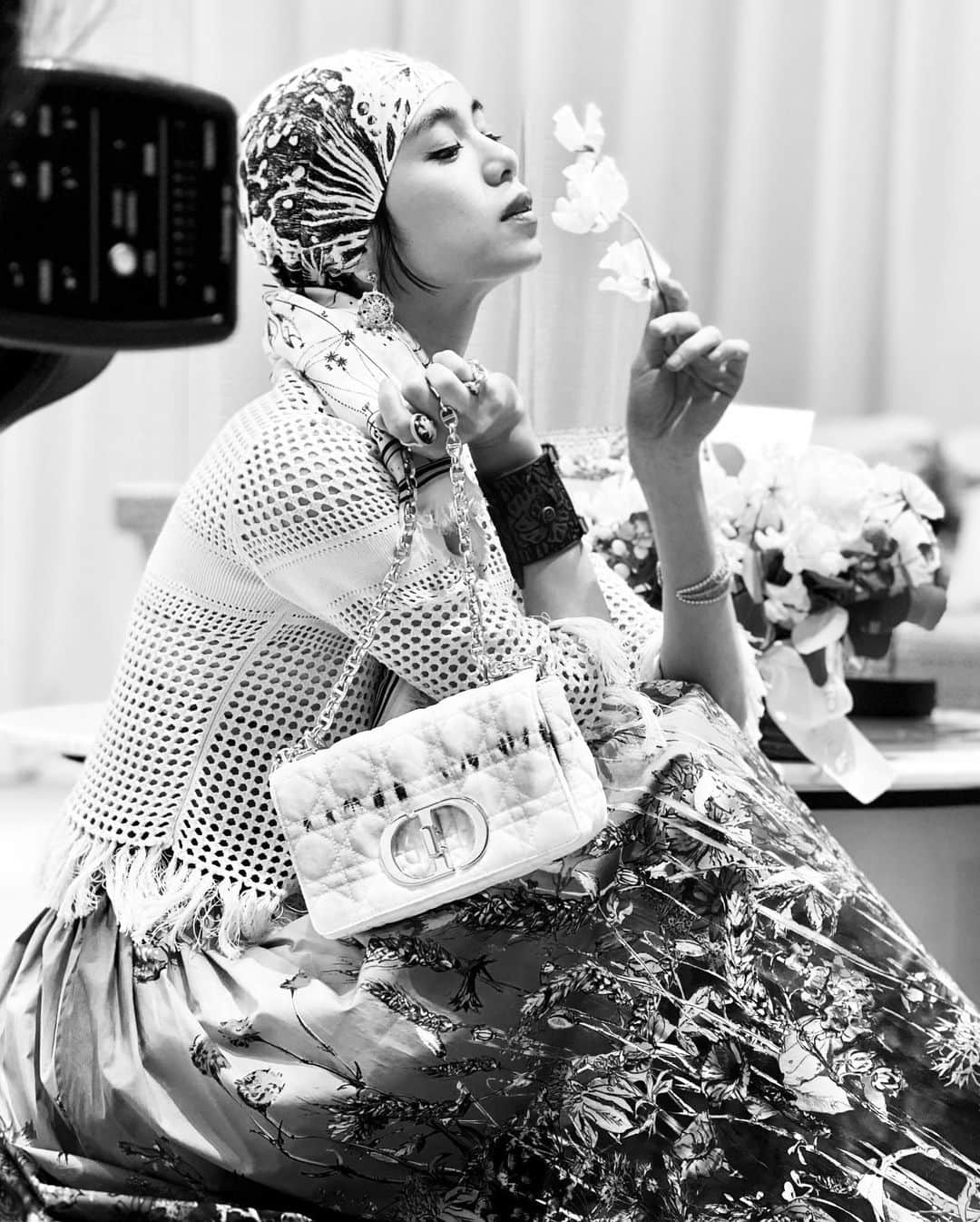 佐藤晴美さんのインスタグラム写真 - (佐藤晴美Instagram)「本日のわたし、 珍しくターバンスタイルどうでしょうか🤭  今夜、日本時間の22時30分から DIOR 21SS Haute Couture Collectionが dior.comにて配信されるそうです♪  まってましたっ🙏  マリアの(  @mariagraziachiuri )  最新コレクションとっても楽しみです🤍 お風呂入りながらみようかな。  皆様もぜひっ！✨ ストーリーから飛べます！  #ディオール #DiorCaro #DiorCouture」1月25日 21時20分 - sato_harumi__official