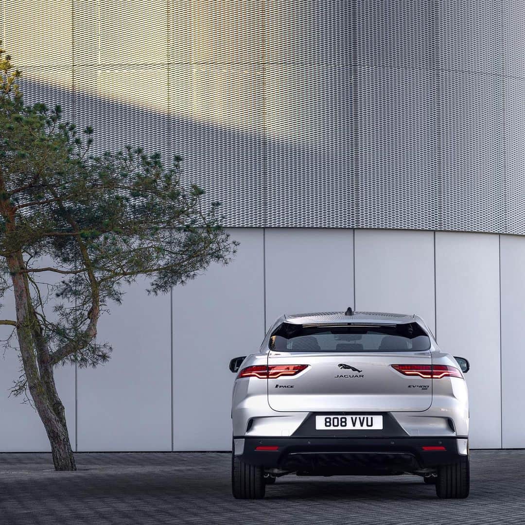 Jaguarのインスタグラム：「Find your own electrifying combination of Jaguar performance, technology and style. Search 'Jaguar I-PACE' to design your ultimate luxury electric SUV.   #Jaguar #IPACE #Premium #Luxury #Performance #SUV #EV #AWD #ElectricCars #CarsofInstagram」