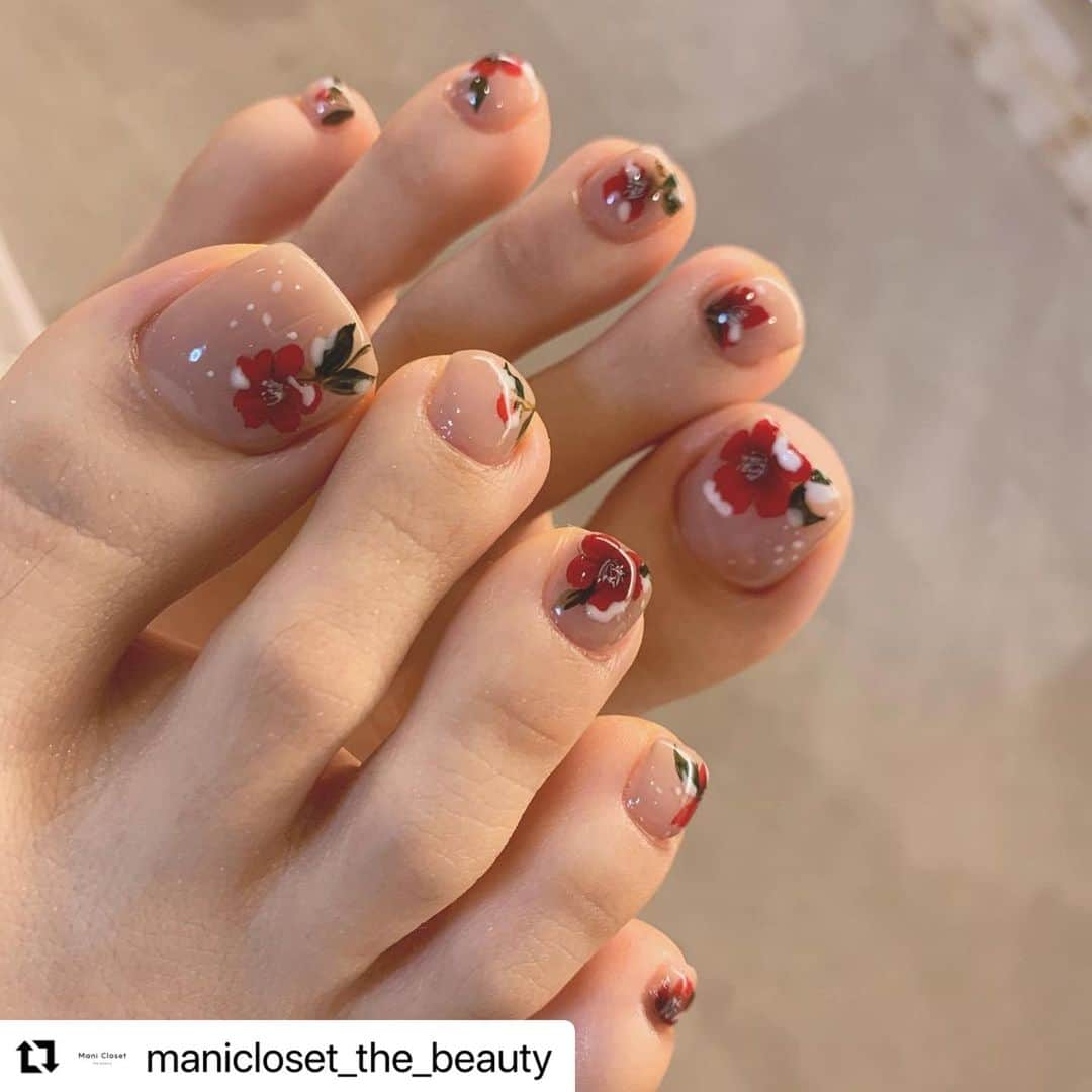 筒井のぞみのインスタグラム：「#Repost @manicloset_the_beauty with @make_repost ・・・ ・ ==== “ #byasaka ”========= …………………………………………………… ☃️♥️☃️♥️☃️ 寒くてもフットを綺麗に✨ ……….………….……………………………… ・ creative director @yukari_asaka ・ ーーーーーーーーーーーーーーーーー ・」