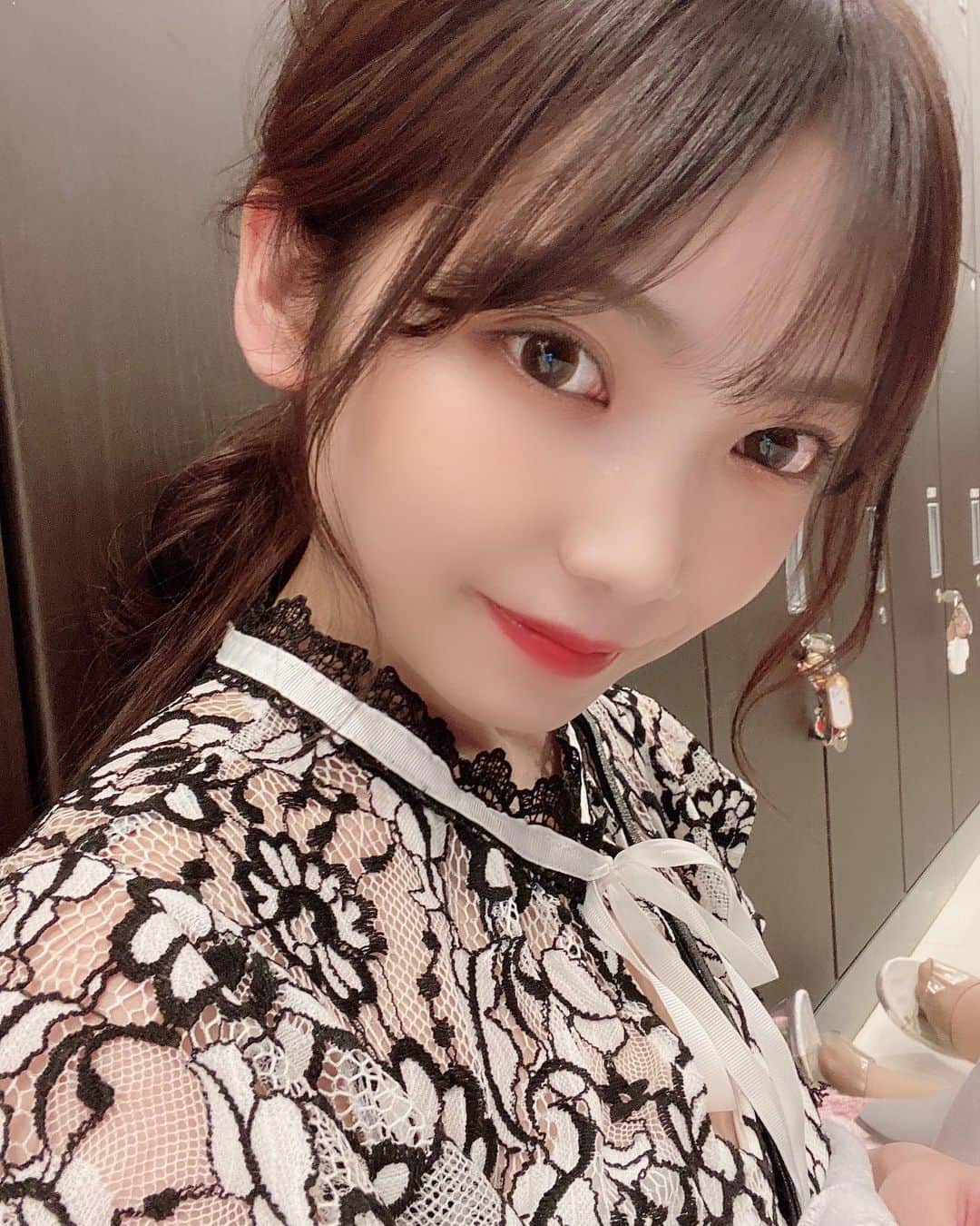 霜月芽衣のインスタグラム：「キラキラ月曜日😊🌟   ２月から出勤減らす予定です🥺 察してください」