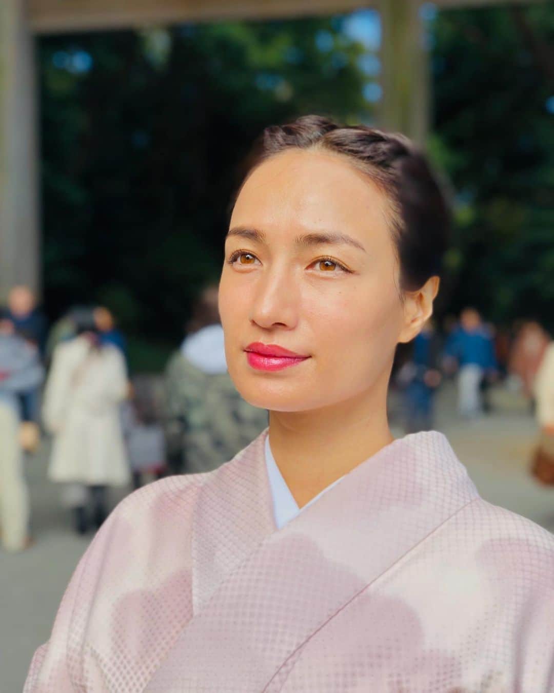 のインスタグラム：「日本が大好きだけれど。 歳を重ねて行くのに ネガティブな日本文化 （特に女子に対して）  おかしいと思う ちっ  #3年前」