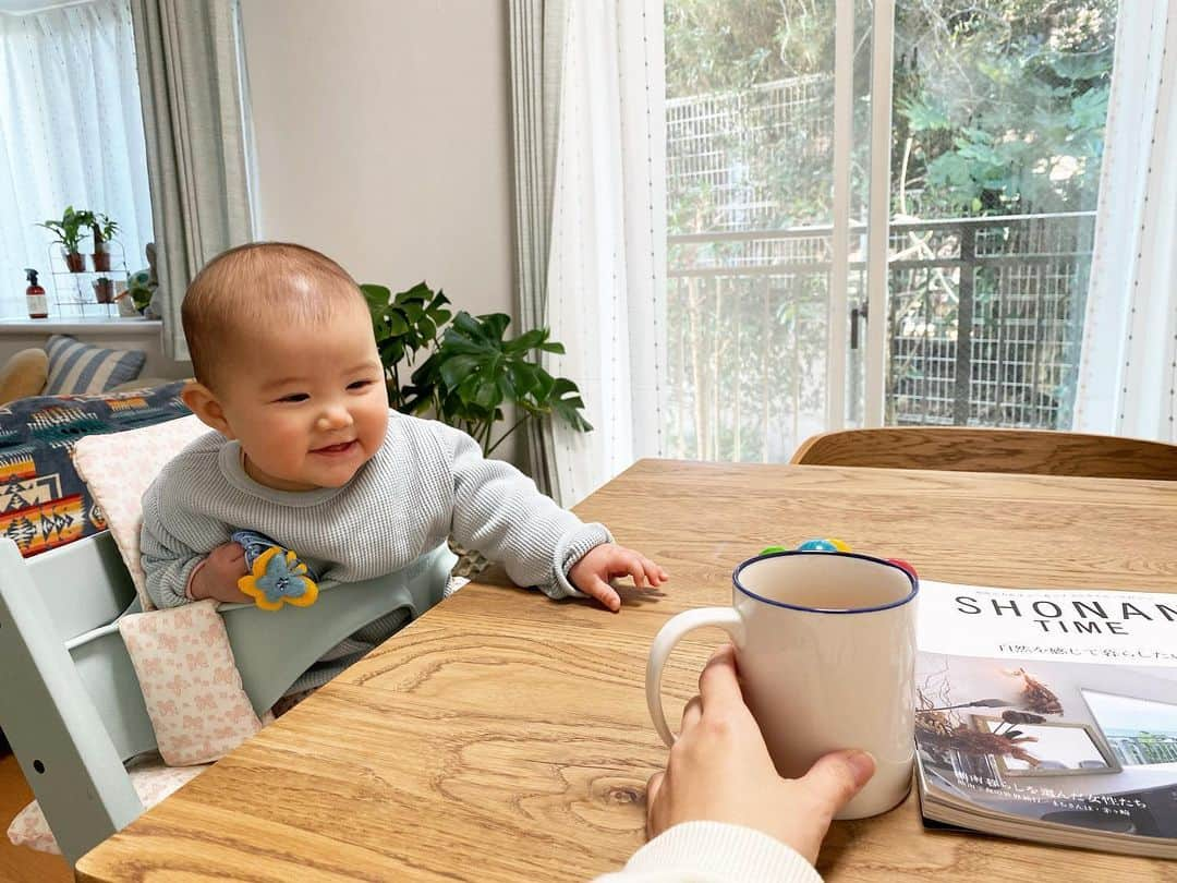 河中あいさんのインスタグラム写真 - (河中あいInstagram)「お昼の幸せな時間👶♡ さて、天気も良いし散歩がてら用事を済ませに出かけようっと♡ #湘南生活#お昼の時間 #赤ちゃんのいる生活 #スローライフ #stokke#shonantime」1月25日 12時43分 - aikawanaka_