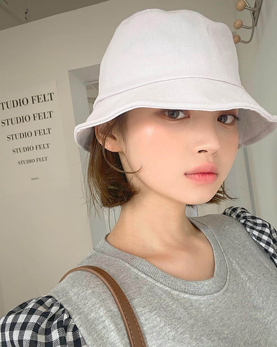 Yoonbitnaのインスタグラム：「기분 즨짜 좋아🤍」
