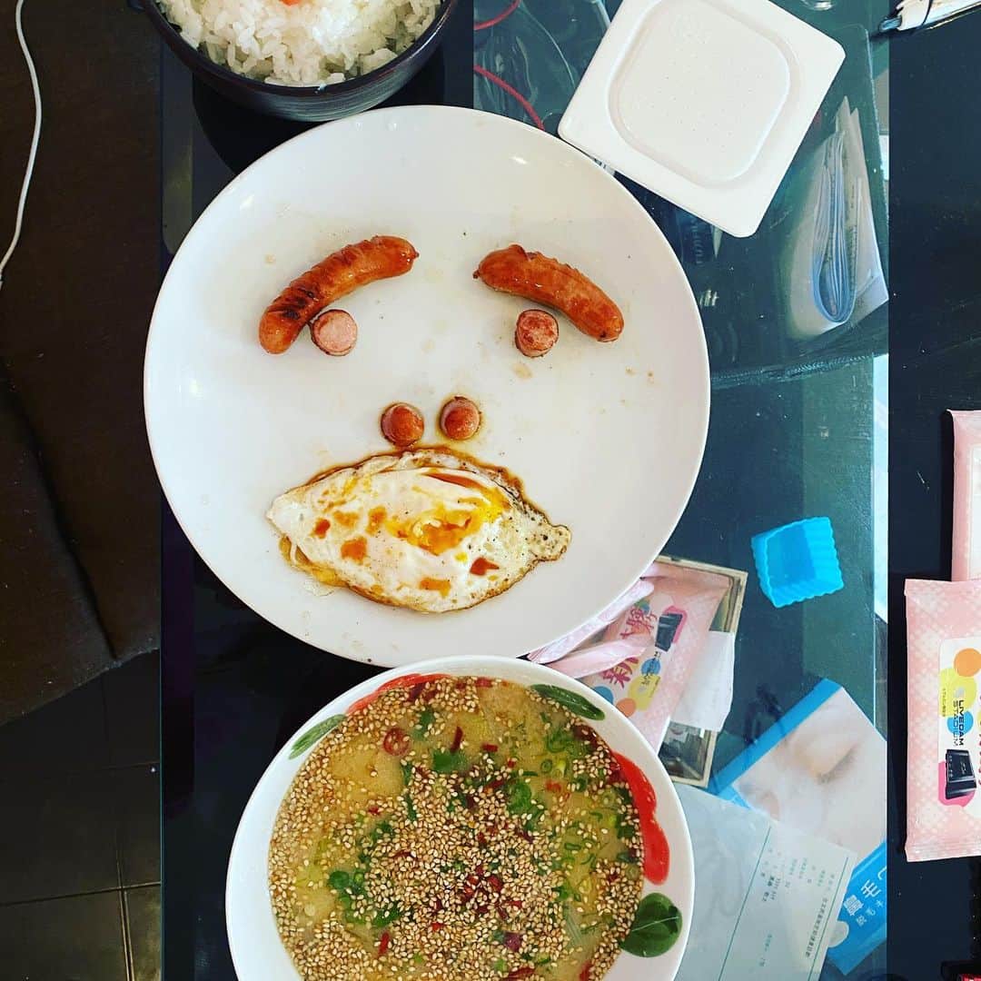 初恋タローさんのインスタグラム写真 - (初恋タローInstagram)「朝顔ご飯。  タカトシのトシさん風  #朝ごはん #タカトシ #トシ風」1月25日 13時24分 - hatsukoitarooooo