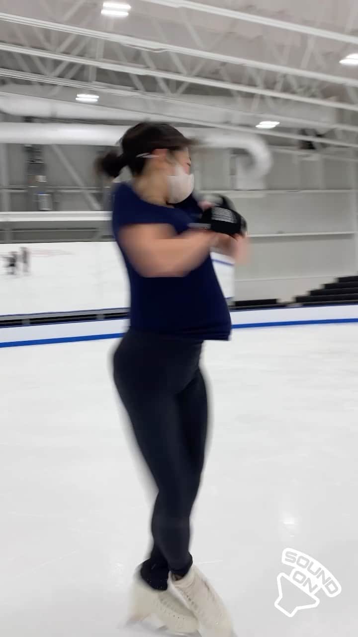 長洲未来のインスタグラム：「🔈 Skating ASMR ⛸」