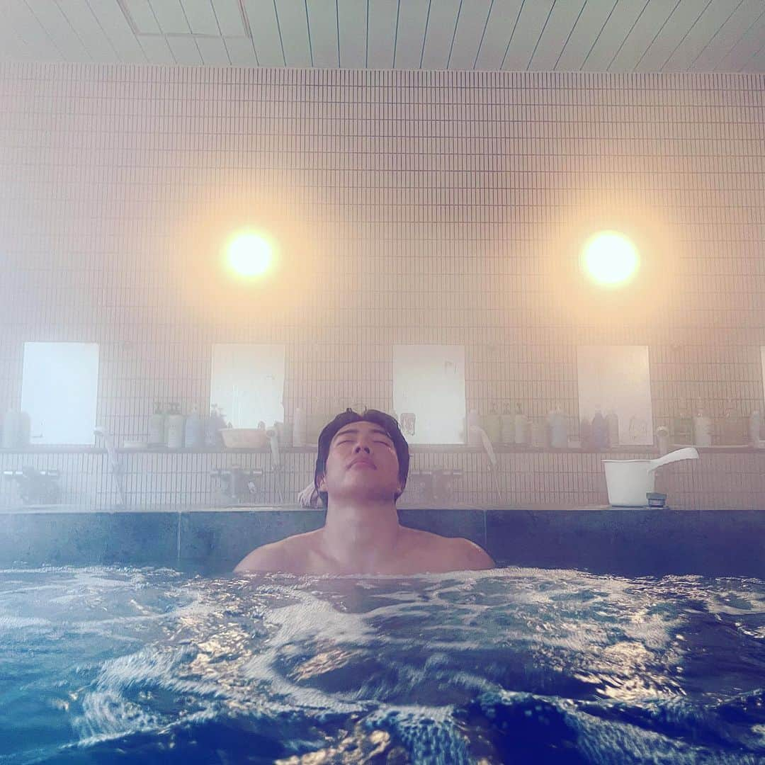 竹下幸之介のインスタグラム：「Bath time  #bath #北欧 #サウナ」