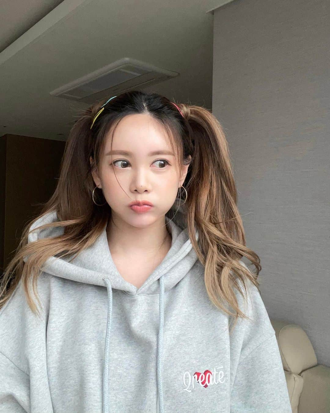 キュリ さんのインスタグラム写真 - (キュリ Instagram)「#기부캠페인  Todays comfy look 💭 #큐리에이트」1月25日 13時55分 - qtfreet