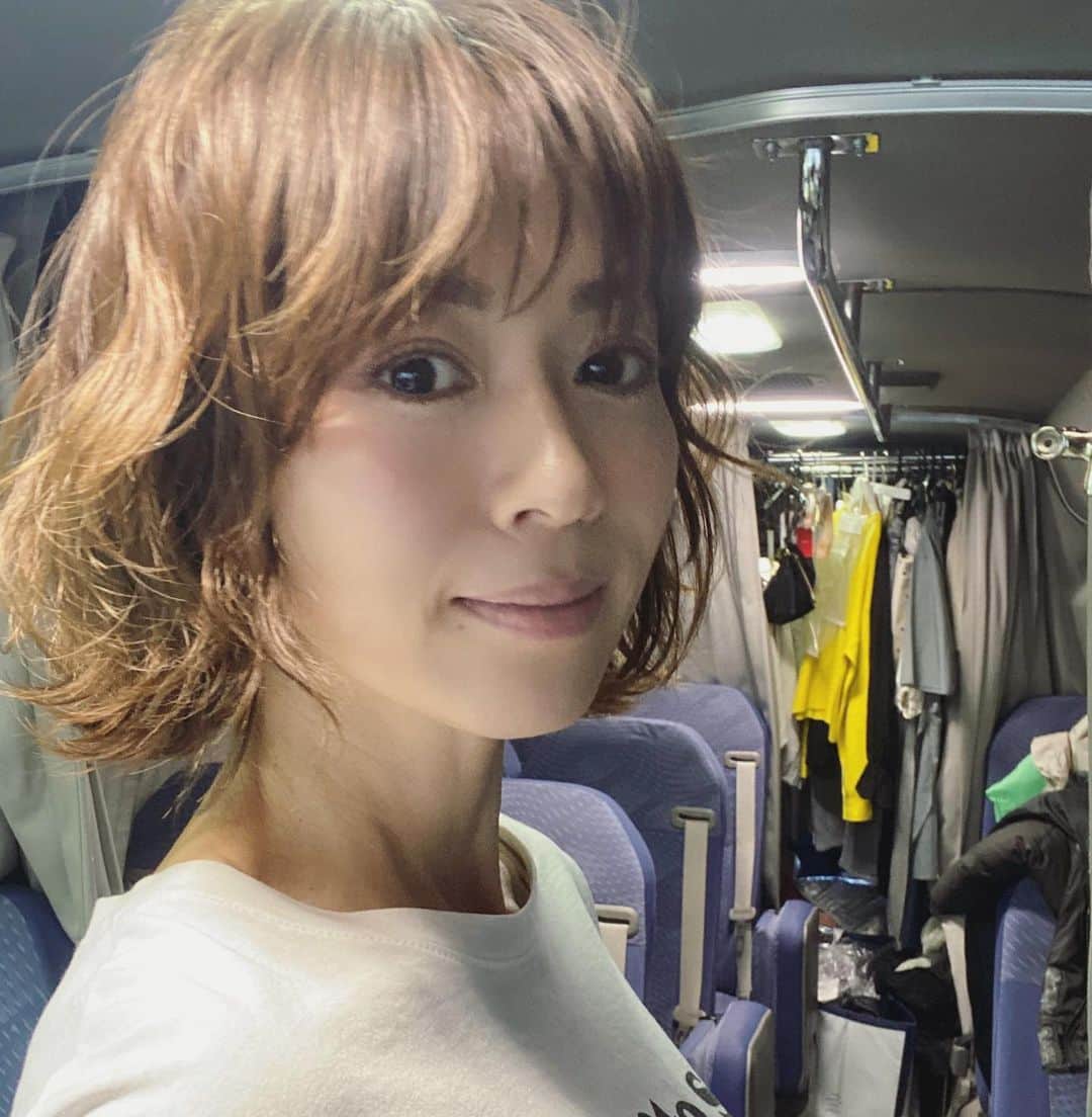 畑野ひろ子のインスタグラム：「@story_love40 撮影 今日は、天気も良くて春物日和☺️」