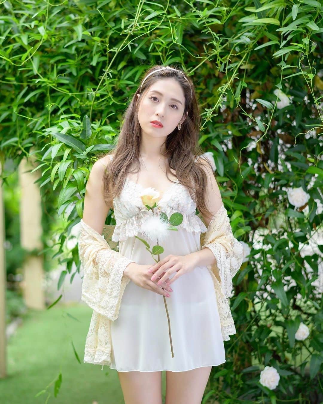 横田りかさんのインスタグラム写真 - (横田りかInstagram)「shooting.﻿ ﻿ 𖠚ᐝFlutteringPetalsブラセット ...