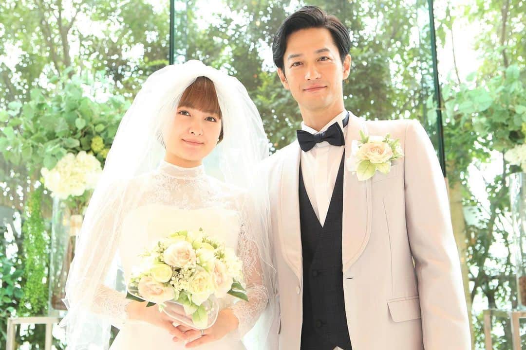 「年の差婚」ドラマイズム【公式】のインスタグラム：「. ／ #年の差婚 ㊗️放送局追加のお知らせ🥺💗 ＼  新たに5月から #RKK #熊本放送  でも放送が決まりました〜👏✨ (放送日は確定次第ドラマホームページにて！)  そして今夜は #MRT #宮崎放送  にて第1話スタートです🥰🎶 ショーン役の #吉野北人 さんの出身地🐢  #年の差婚 にて色々ご感想聞かせてくださいね💌✨  5話はこちらから🐧☞https://tver.jp/corner/f0065757  #葵わかな #竹財輝之助 #松本若菜 #小野寺晃良 #吉野北人 #河井青葉 #徳井優 #吹越満 #原因は自分にある。 #hankun  #ほっこりキュン #女装男子 #女装  #おかわり年の差婚 #イケオジ晴海さん #ショーンキュン」