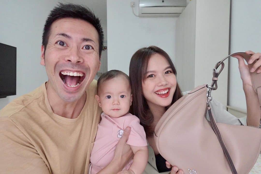 アキラ・コンチネンタル・フィーバーのインスタグラム：「👶Have a nice day👶  #baby #bayi #あかちゃんのいる生活  #8monthsbaby」