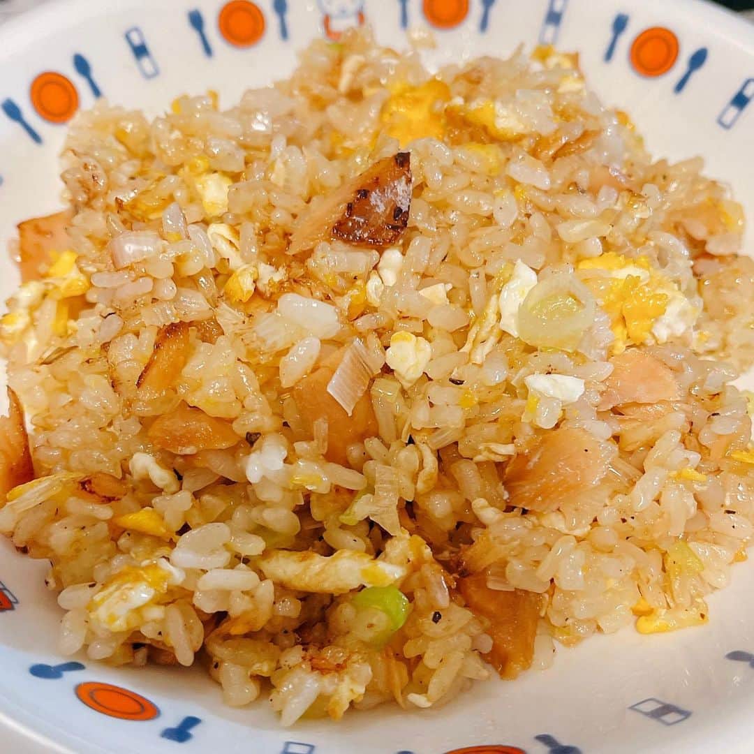 パパイヤ鈴木さんのインスタグラム写真 - (パパイヤ鈴木Instagram)「鮭チャーハン。 美味しかったですが、カロリー高めです(^^) #炒飯」1月25日 15時13分 - papaya_suzuki