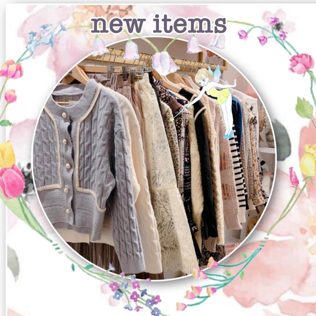 Fleur Fleurのインスタグラム：「要買新年着嘅新衫🌸✨✨ 就梗係嚟Fleur Fleur選購啦! 因為有勁多新款仲要係現貨發售 俾你慢慢揀慢慢試 🥰👌🏻 .  全線SS21都可享有八五折優惠 購物滿港幣$2000更可享免費順豐送貨服務！ 歡迎上嚟銅鑼灣門市試穿或者inbox直接購買 WhatsApp查詢熱線：5572 9458 銅鑼灣門市地址：銅鑼灣恩平道52號2樓A室」