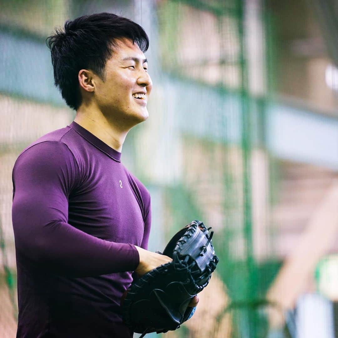 東北楽天ゴールデンイーグルスさんのインスタグラム写真 - (東北楽天ゴールデンイーグルスInstagram)「⚾️ 姿を見せる選手が増えてきました👍🏼 キャンプインが待ち遠しいですね😆 #rakuteneagles #一魂 #日本一の東北へ #則本昂大 #銀次 #牧田和久 #田中和基 #塩見貴洋 #辰己涼介  #辛島航 #森原康平 #太田光 #松井裕樹」1月25日 16時03分 - rakuten_eagles