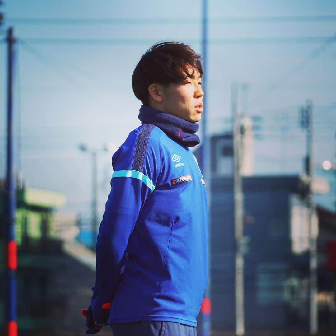 FC東京オフィシャルグッズさんのインスタグラム写真 - (FC東京オフィシャルグッズInstagram)「✊✊✊ 🔵🔴 本日から2021シーズンが始動!!!!!  タイトル獲得に向けての戦いが始まります!! @fctokyoofficial  #FC東京 #tokyo #tokyo」1月25日 21時53分 - fctokyoofficial