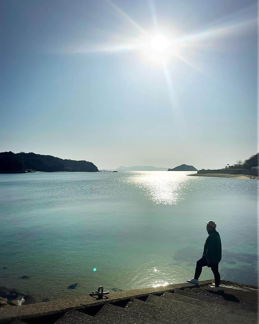 HIPPYのインスタグラム：「日の出アーリーウォーキング（早歩きw） 久しぶりのお天道さんに誘われ 江田島に到着w  同志の樹-MIKI-がお相手してくれまして 感謝感謝♪  日光浴に、いい空気吸いまくって リラックスリラックスリラックス  帰りは広島の穴場サウナが貸し切り状態  整いました♪  さぁ生み出すよ！よしゃ」