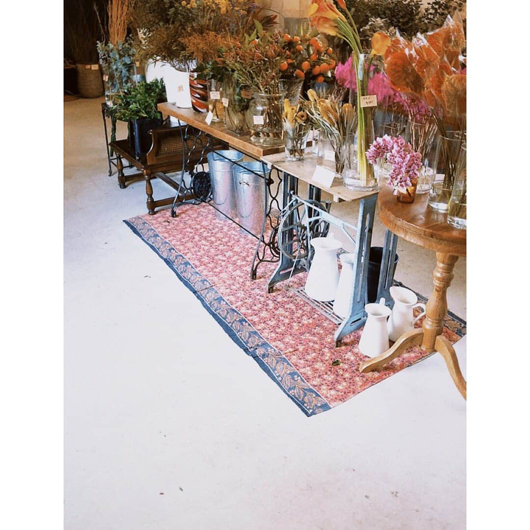 池田泉さんのインスタグラム写真 - (池田泉Instagram)「vintage kantha quilt  大好きなお花屋さんに納品♡ @haba_florist  #hello_alps」1月25日 16時34分 - xxizumi123xx