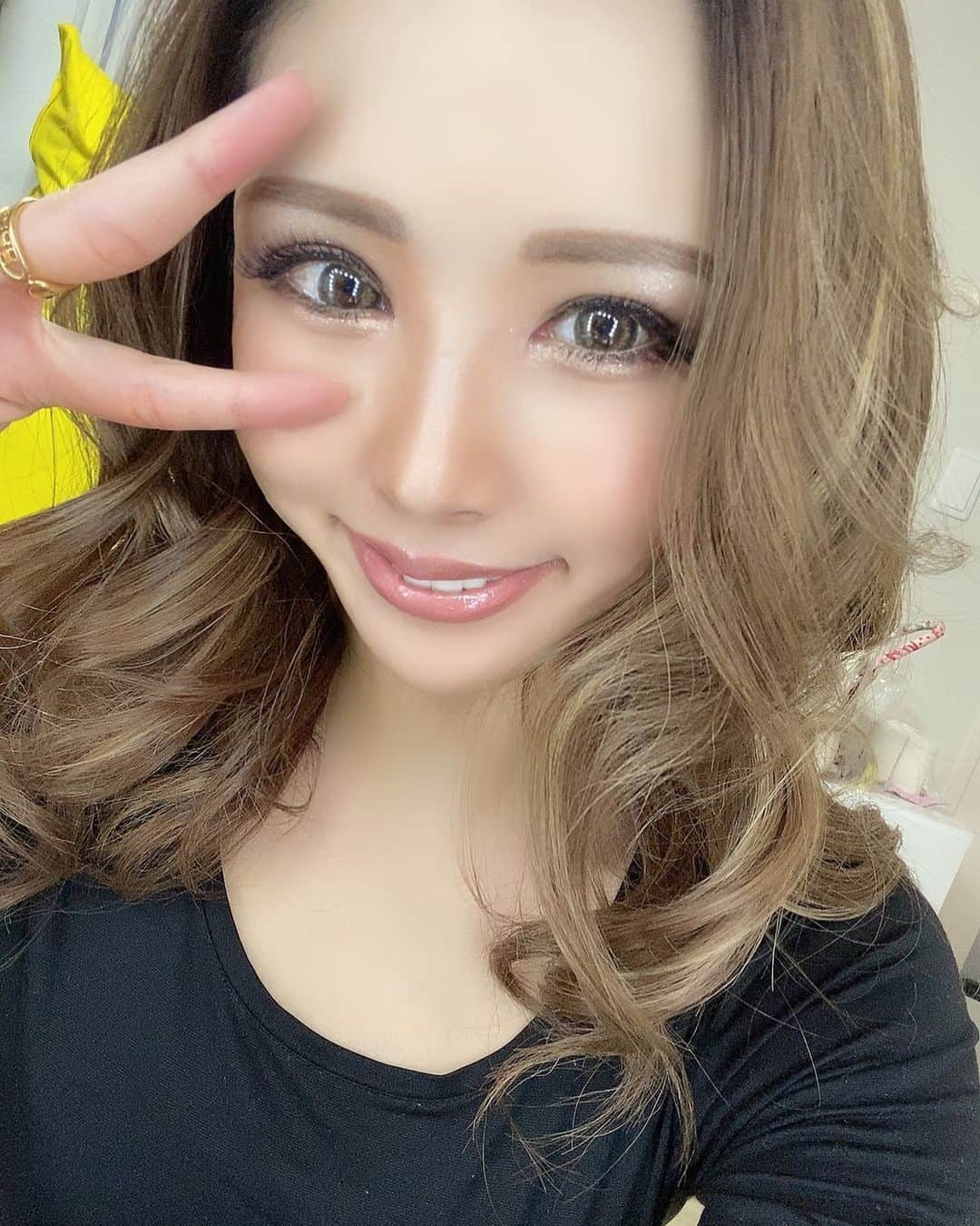 藤咲ひなたのインスタグラム：「こんばんみ✌️  今日はボードいくじぇ🏂 今シーズン初滑り。 前歯折ってかえってくるかもなあ。。笑笑  P&J 札幌市中央区南４条西３丁目 N-プレイスビル 5F 011-518-1444 💋藤咲ひなた💋」