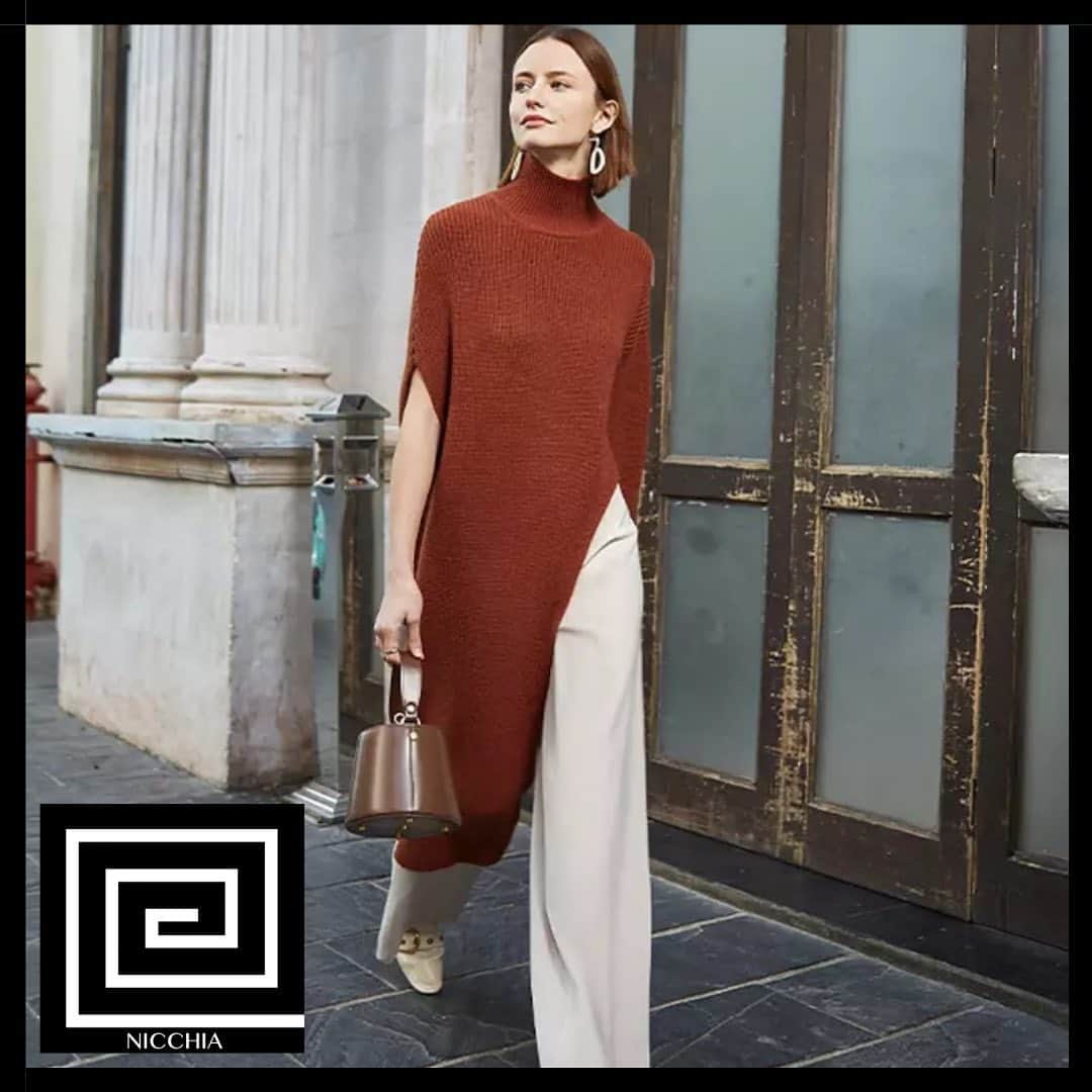 NICCHIAのインスタグラム：「. 大胆にスリットが入った #ハイネックニット 🧶 . ワイドパンツと合わせると垢抜けた印象に✨ . ご購入前には必ず在庫のご確認をお願いいたします🙂🙏 . ご不明点がございましたらいつでもお問い合わせ下さい✨ . #NICCHIA #リブニット #ootd #ootn #コーデ #カジュアルコーデ #ニットコーデ #オフショルダトップス #ベージュコーデ #海外ファッション #海外セレブファッション #インポートセレクトショップ #冬服コーデ」